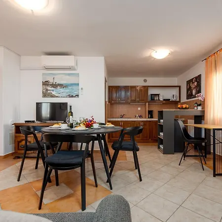 Appartement With Parking Space - Zadar - 24611