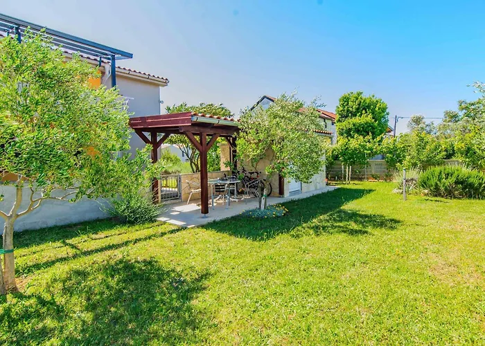 Апартаменты With Parking Space Privlaka, Zadar - 24611 Привлака
